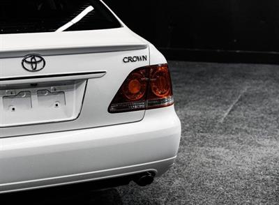 2004 Toyota Crown - Thumbnail