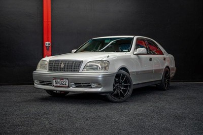 1999 Toyota Crown - Thumbnail