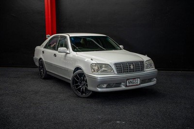 1999 Toyota Crown - Thumbnail