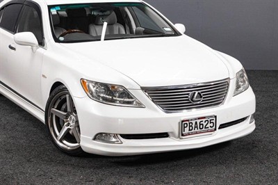 2008 Lexus LS 460 - Thumbnail