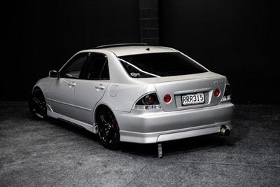 1999 Toyota Altezza - Thumbnail