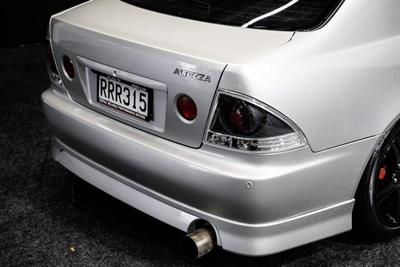 1999 Toyota Altezza - Thumbnail