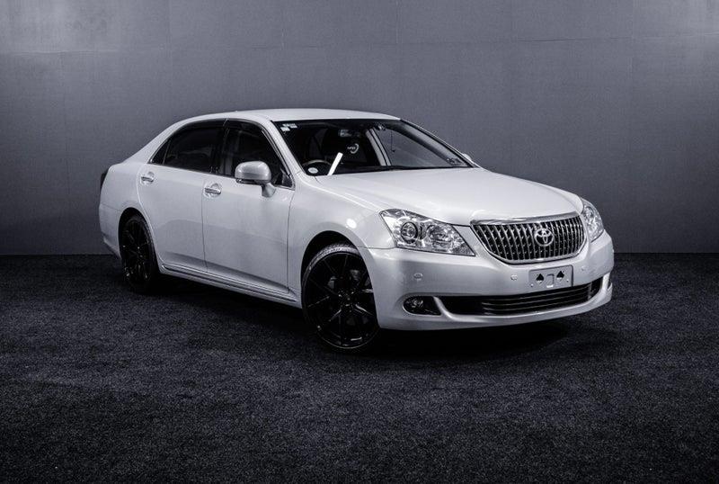 2013 Toyota Crown