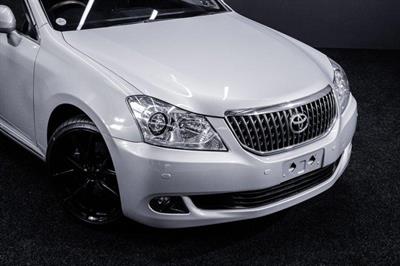 2013 Toyota Crown - Thumbnail