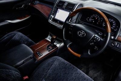 2013 Toyota Crown - Thumbnail