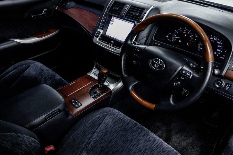 2013 Toyota Crown