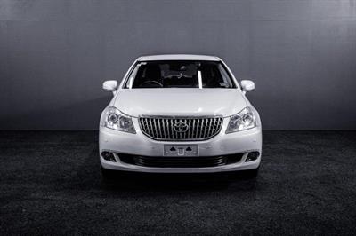 2013 Toyota Crown - Thumbnail