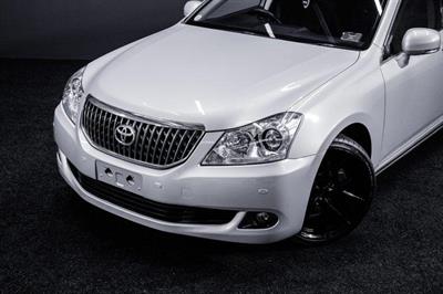 2013 Toyota Crown - Thumbnail