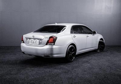 2013 Toyota Crown - Thumbnail