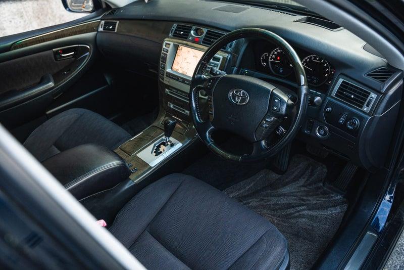 2005 Toyota Crown