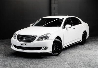 2012 Toyota Crown - Thumbnail