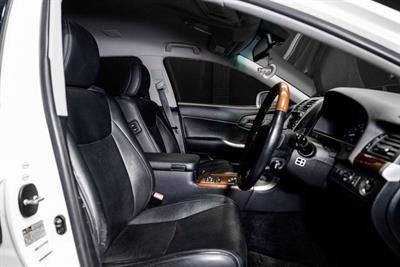 2012 Toyota Crown - Thumbnail
