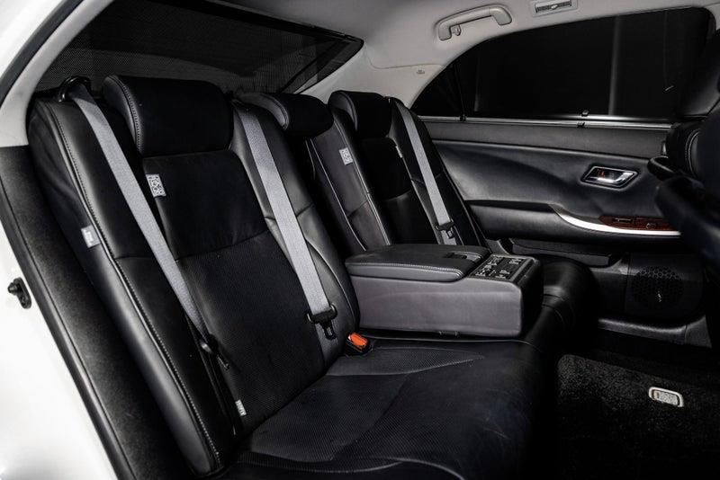 2012 Toyota Crown
