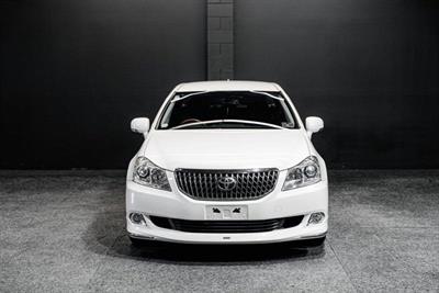 2012 Toyota Crown - Thumbnail