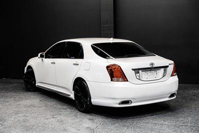 2012 Toyota Crown - Thumbnail