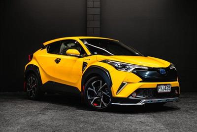 2017 Toyota C-HR - Thumbnail