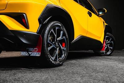 2017 Toyota C-HR - Thumbnail