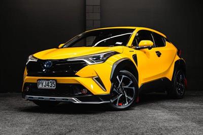 2017 Toyota C-HR - Thumbnail
