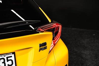 2017 Toyota C-HR - Thumbnail