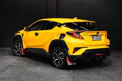 2017 Toyota C-HR - Thumbnail