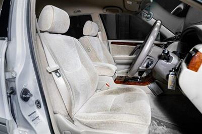 2001 Toyota Crown - Thumbnail