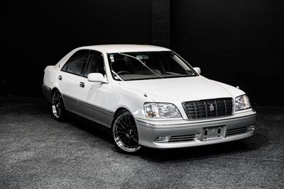 2001 Toyota Crown - Thumbnail