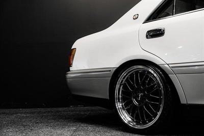 2001 Toyota Crown - Thumbnail