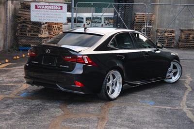 2013 Lexus IS 300h - Thumbnail