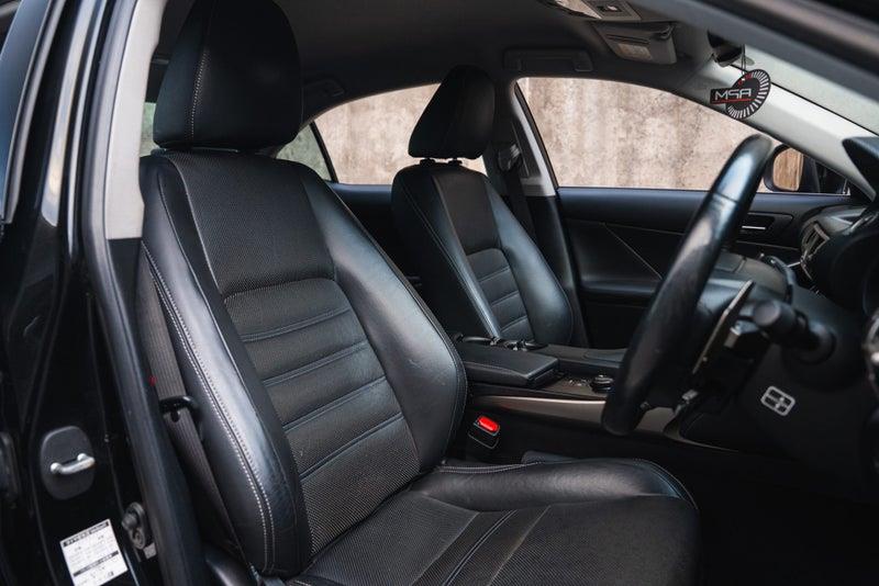 2013 Lexus IS 300h