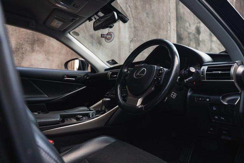 2013 Lexus IS 300h