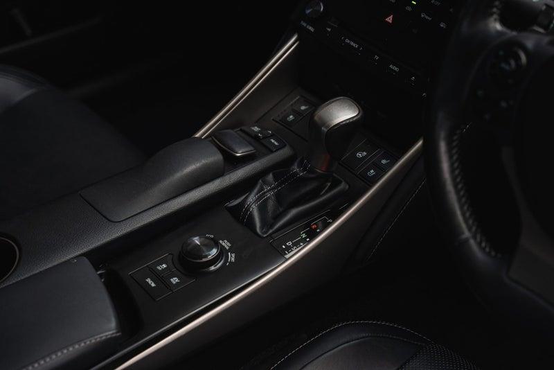 2013 Lexus IS 300h