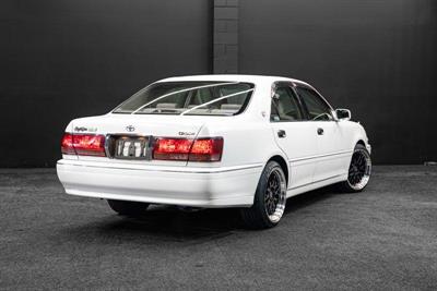 2003 Toyota Crown - Thumbnail