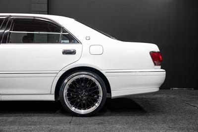 2003 Toyota Crown - Thumbnail