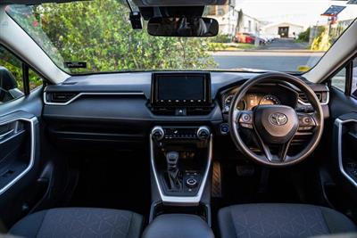 2019 Toyota RAV4 - Thumbnail