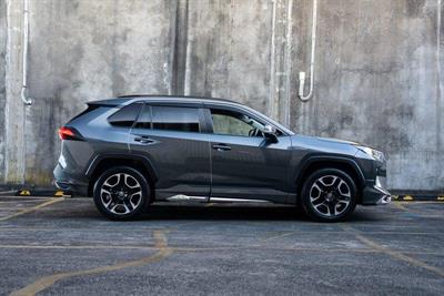 2019 Toyota RAV4 - Thumbnail