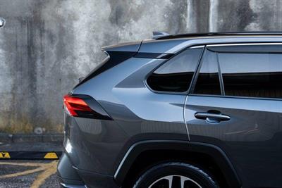 2019 Toyota RAV4 - Thumbnail