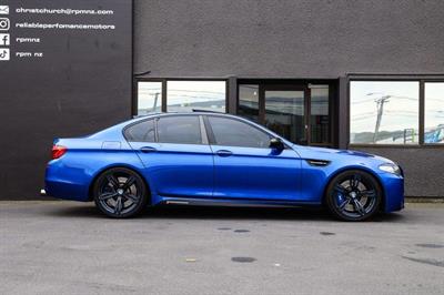 2012 BMW M5 - Thumbnail