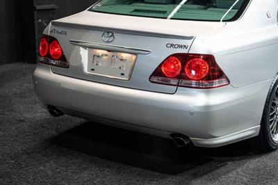 2004 Toyota Crown - Thumbnail