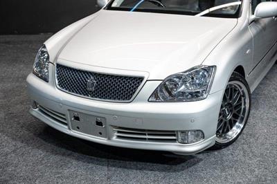 2004 Toyota Crown - Thumbnail