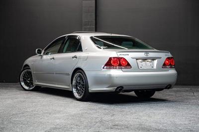 2004 Toyota Crown - Thumbnail