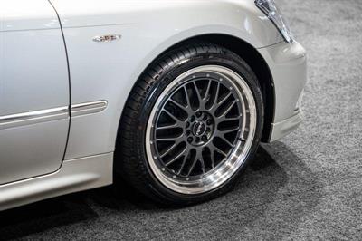 2004 Toyota Crown - Thumbnail