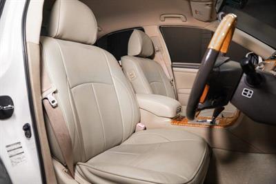 2006 Toyota Crown - Thumbnail