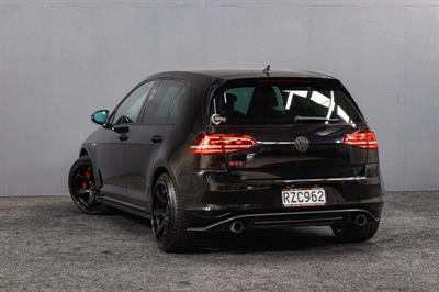 2014 Volkswagen Golf - Thumbnail