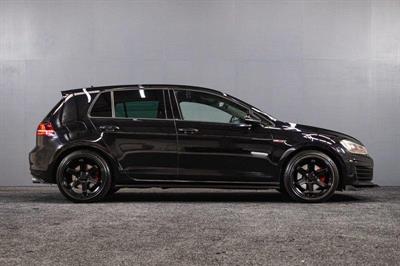 2014 Volkswagen Golf - Thumbnail