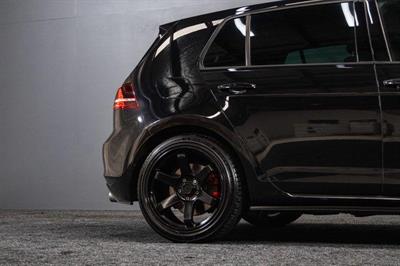 2014 Volkswagen Golf - Thumbnail