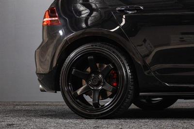 2014 Volkswagen Golf - Thumbnail