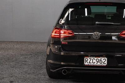 2014 Volkswagen Golf - Thumbnail