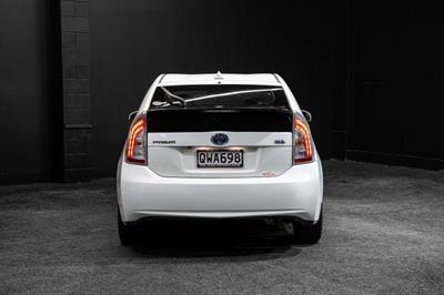 2013 Toyota Prius - Thumbnail
