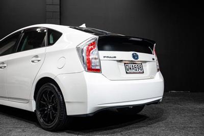 2013 Toyota Prius - Thumbnail