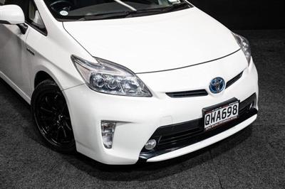 2013 Toyota Prius - Thumbnail